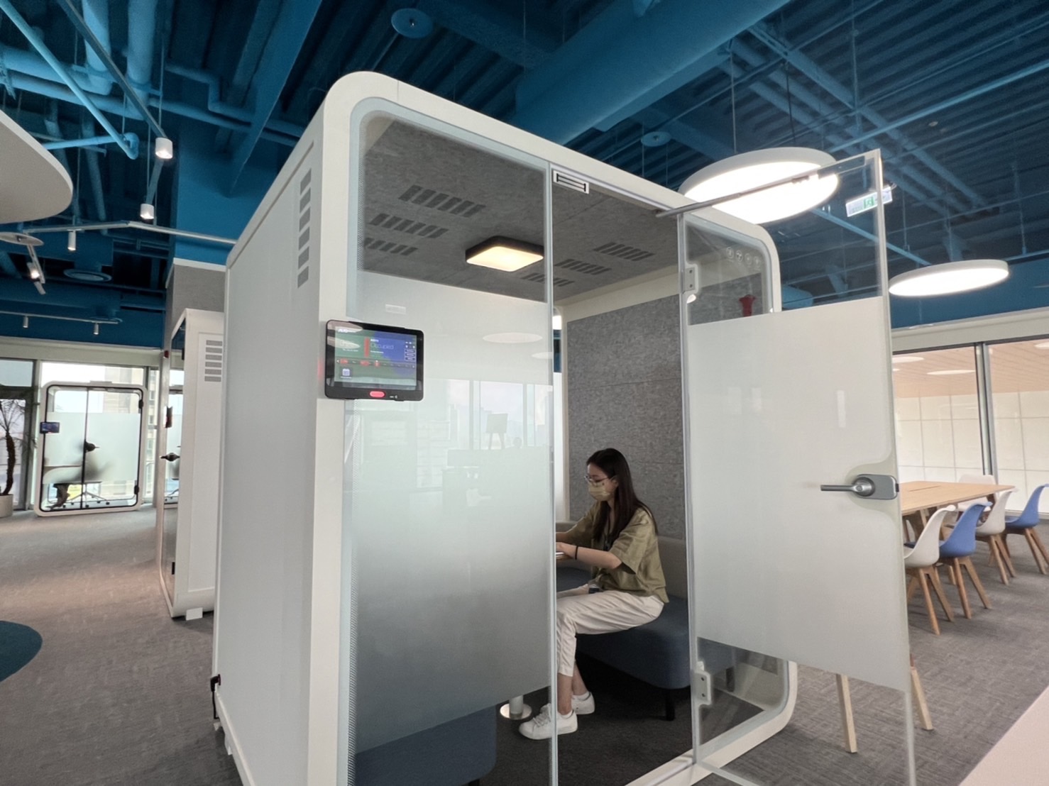 PG模拟器高雄據點的智慧行動辦公艙，展現PG模拟器在面板以外的研發應用軟實力